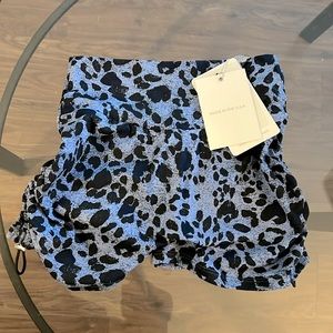 NWT Bombshell Sportswear Scrunch Short, Medium